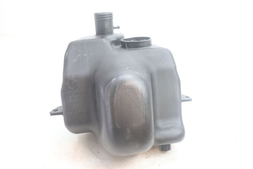 photo de SERBATOIO CARBURANTE  PIAGGIO LIBERTY 50 (1998 - 2003) - Zoom sullo stato d'uso