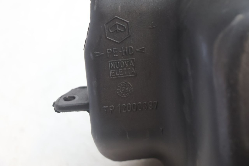 photo de SERBATOIO CARBURANTE  PIAGGIO LIBERTY 50 (1998 - 2003) - Altra angolazione