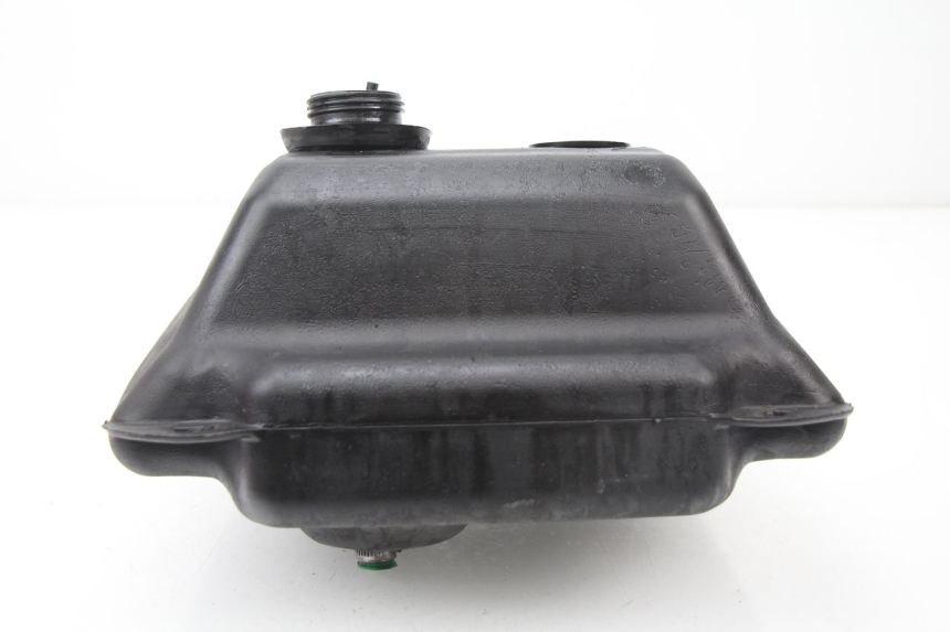 photo de Serbatoio carburante PEUGEOT LOOXOR 50 (2001 - 2004) - Primo piano tecnico