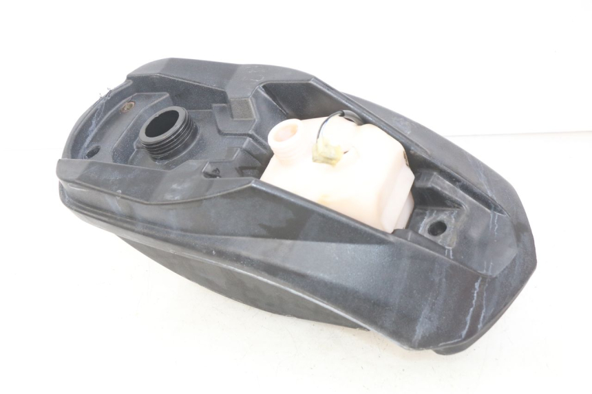 photo de SERBATOIO CARBURANTE PEUGEOT LUDIX SNAKE 2T 50 (2004 - 2014) - Primo piano tecnico