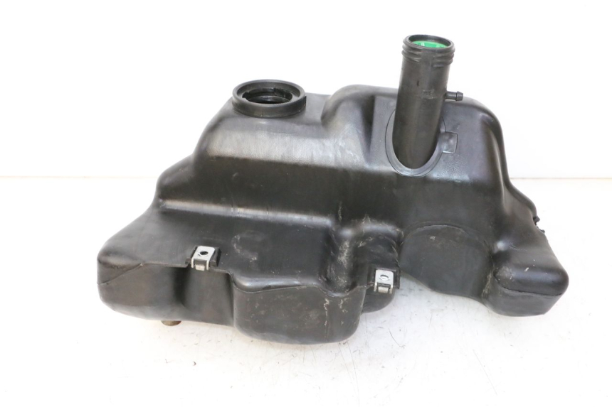 photo de SERBATOIO CARBURANTE  PIAGGIO LXV 4T 50 (2009 - 2013) - Primo piano tecnico
