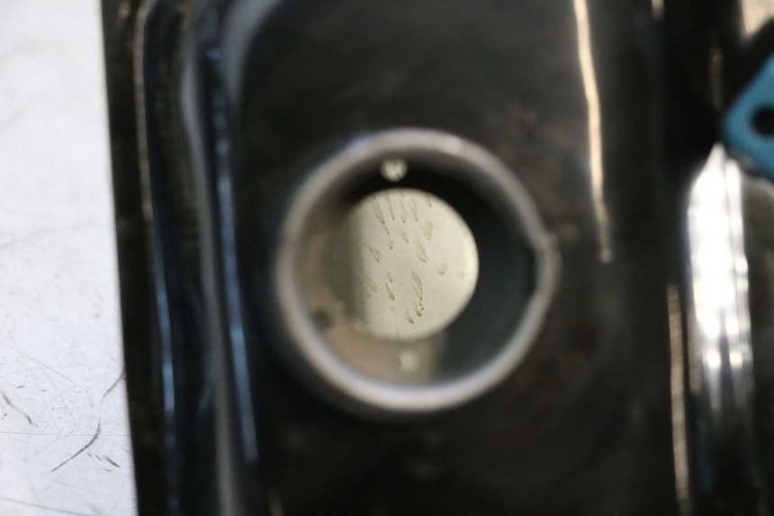 photo de SERBATOIO CARBURANTE  KEEWAY MATRIX RX9 125 (2006 - 2007) - Primo piano tecnico