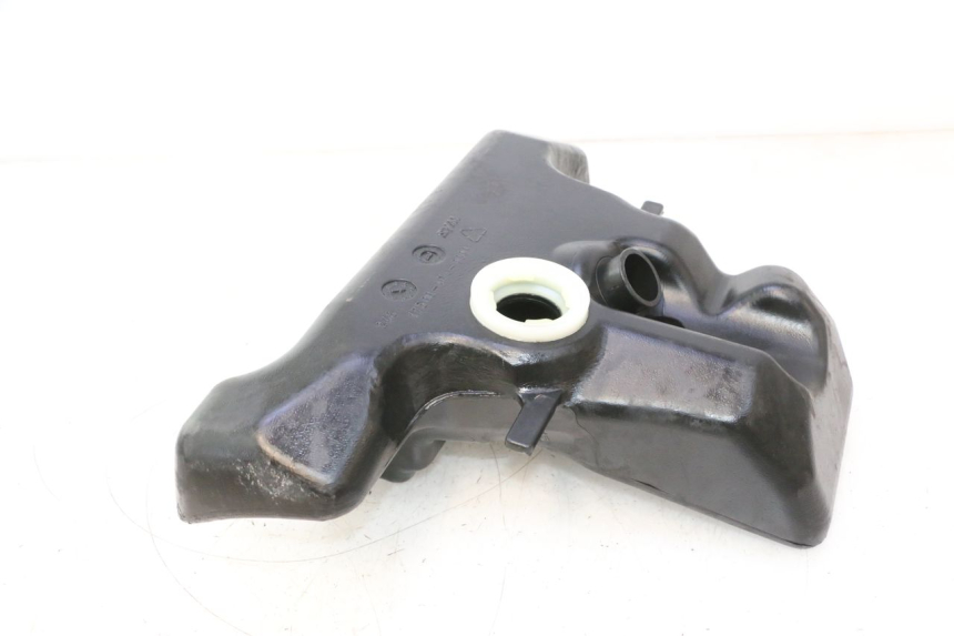 photo de Serbatoio carburante SYM MIO 50 (2005 - 2010) - Primo piano tecnico