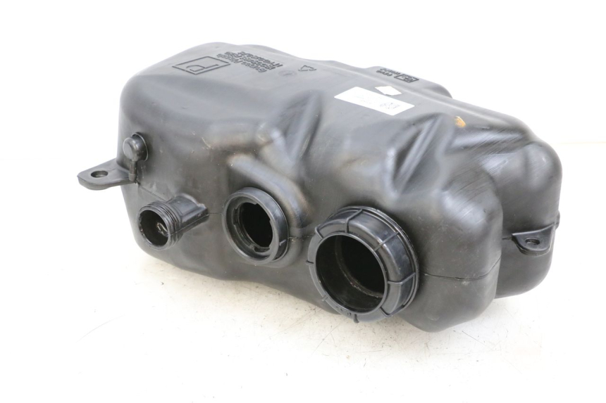 photo de SERBATOIO CARBURANTE  PIAGGIO MP3 HPE 350 (2018 - 2020) - Primo piano tecnico