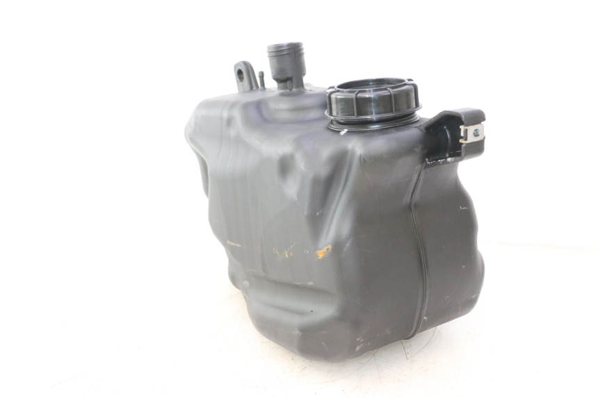 photo de SERBATOIO CARBURANTE  PIAGGIO MP3 HPE 530 (2022 - 2026) - Primo piano tecnico