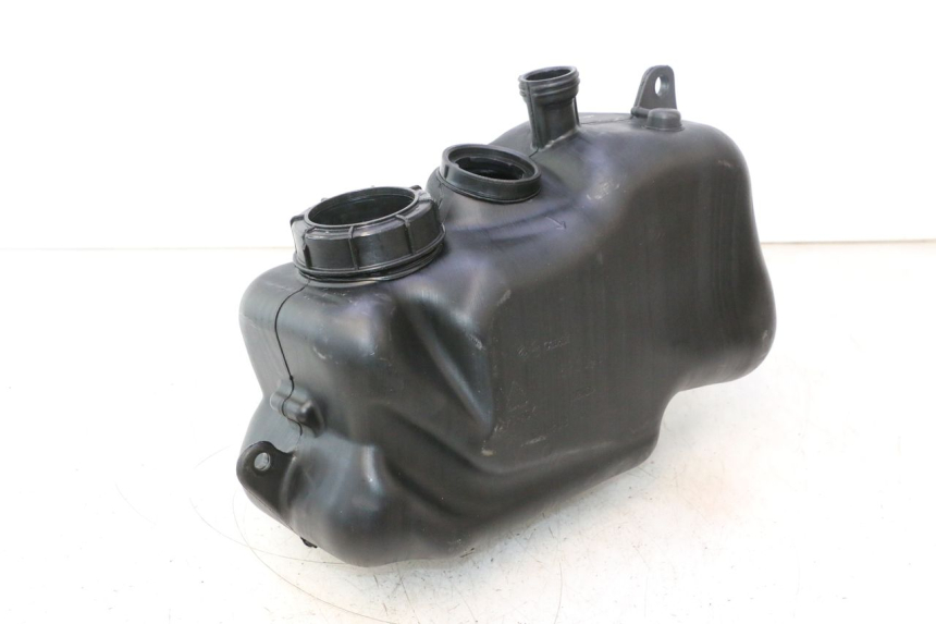 photo de SERBATOIO CARBURANTE  PIAGGIO MP3 500 (2016 - 2018) - Primo piano tecnico
