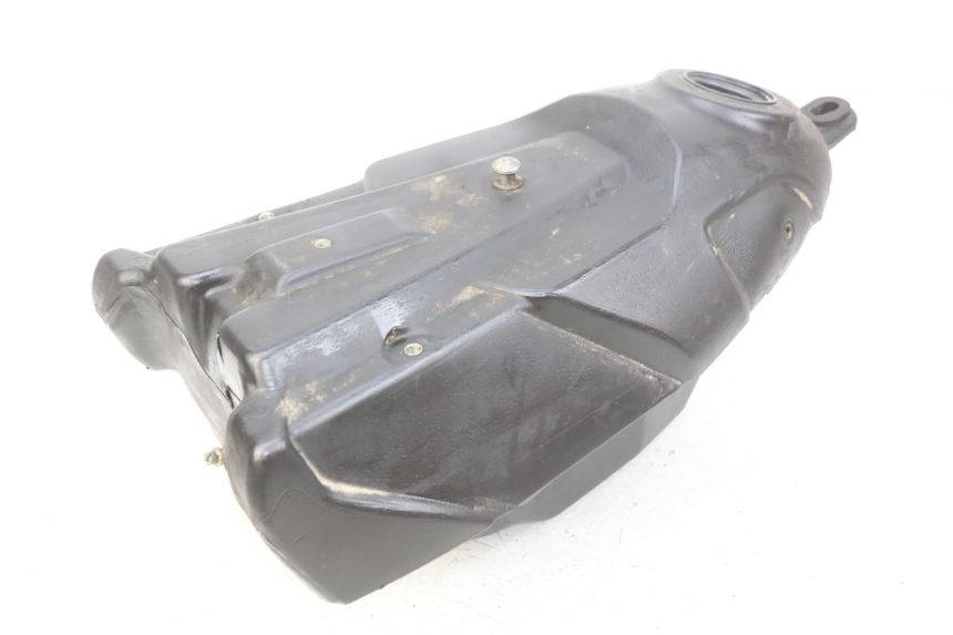 photo de SERBATOIO CARBURANTE RIEJU MRT 50 (2009 - 2017) - Primo piano tecnico