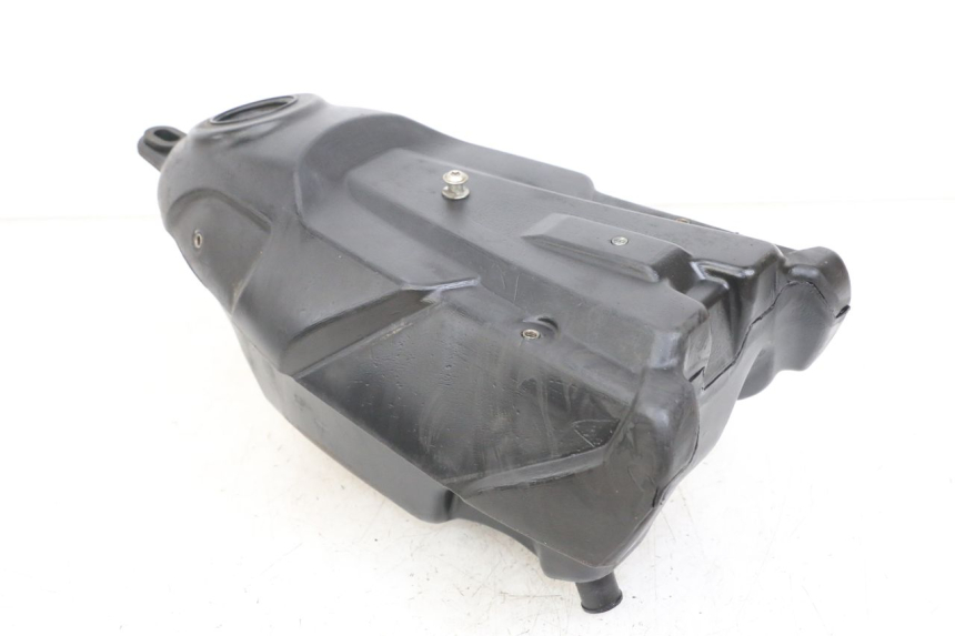 photo de SERBATOIO CARBURANTE  RIEJU MRT 50 (2018 - 2021) - Zoom sullo stato d'uso