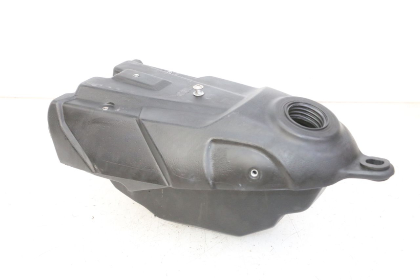 photo de SERBATOIO CARBURANTE  RIEJU MRT 50 (2018 - 2021) - Primo piano tecnico