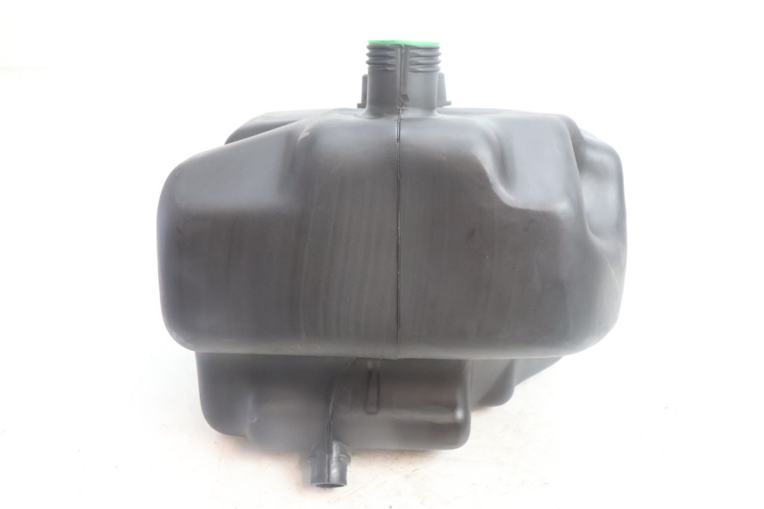 photo de SERBATOIO CARBURANTE  YAMAHA NEO'S NEOS 2T 50 (1998 - 2007) - Primo piano tecnico