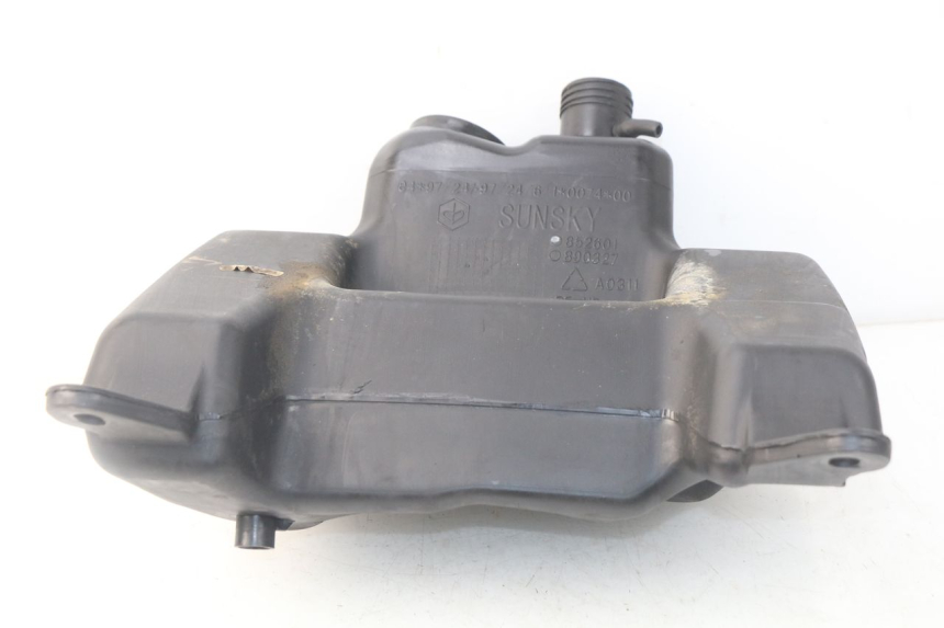 photo de SERBATOIO CARBURANTE PIAGGIO NEW TYPHOON 50 (2010 - 2017) - Primo piano tecnico