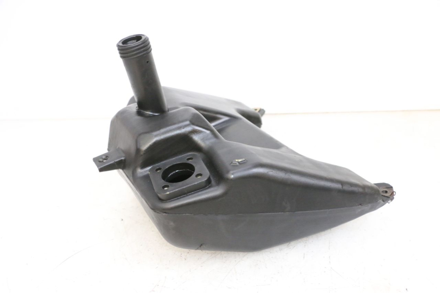 photo de SERBATOIO CARBURANTE PIAGGIO NEW TYPHOON 50 (2018 - 2021) - Primo piano tecnico