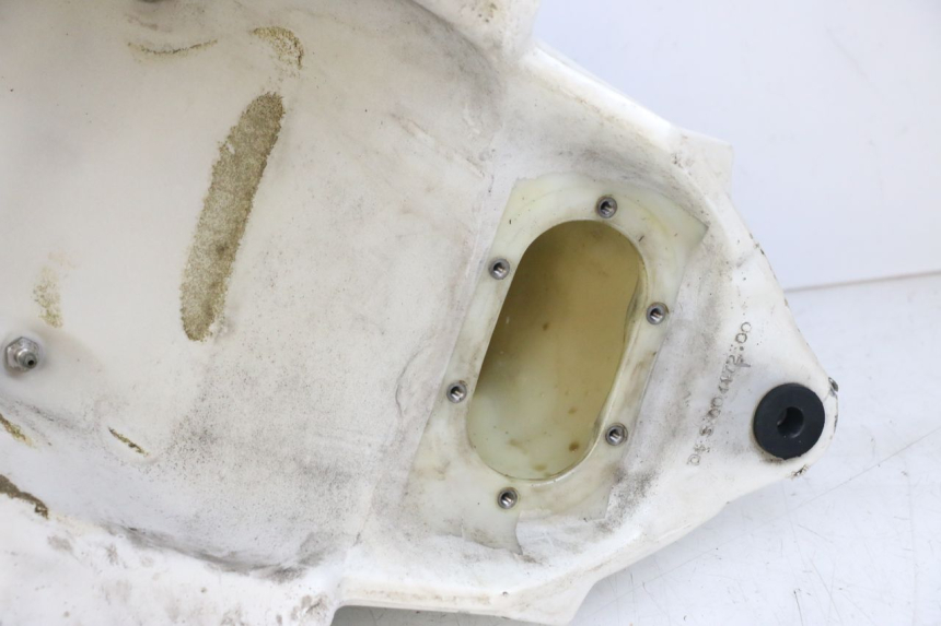 photo de SERBATOIO CARBURANTE  MOTO GUZZI NORGE 8V GT 1200 (2011 - 2016) - Zoom sullo stato d'uso