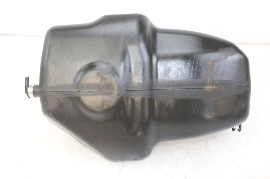 photo de SERBATOIO CARBURANTE  PIAGGIO NRG POWER PUREJET 50 (2018 - 2021) - Primo piano tecnico