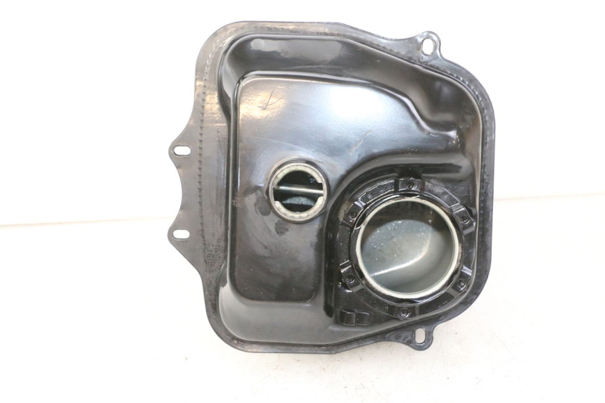 photo de SERBATOIO CARBURANTE  JM MOTORS OLDIES GT 4T 50 (2018 - 2025) - Altra angolazione