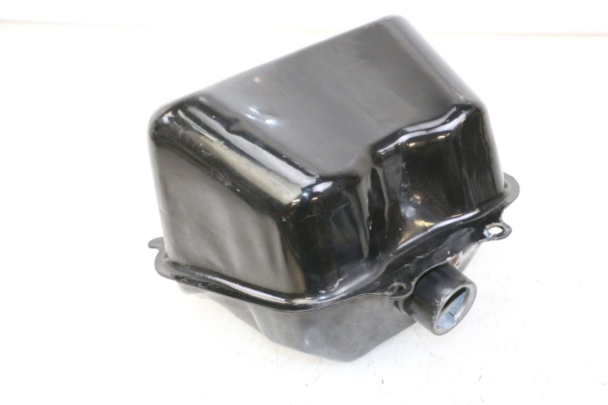 photo de SERBATOIO CARBURANTE  JM MOTORS OLDIES GT 4T 50 (2018 - 2025) - Altra angolazione