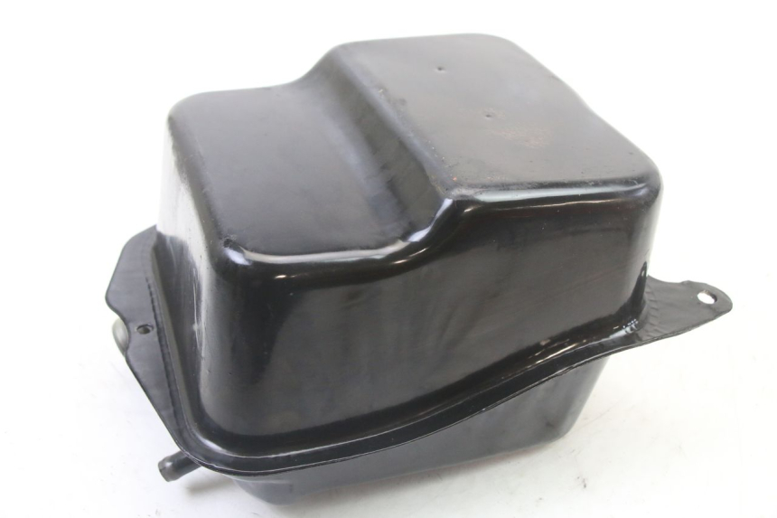 photo de SERBATOIO CARBURANTE  SYM ORBIT III 3 4T 50 (2021 - 2025) - Primo piano tecnico