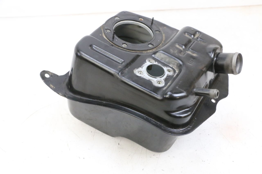 photo de SERBATOIO CARBURANTE  SYM ORBIT III 3 4T 50 (2021 - 2025) - Stato della superficie e materiale