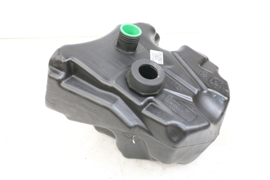 photo de SERBATOIO CARBURANTE  MBK OVETTO ONE 2T 50 (2013 - 2017) - Zoom sullo stato d'uso