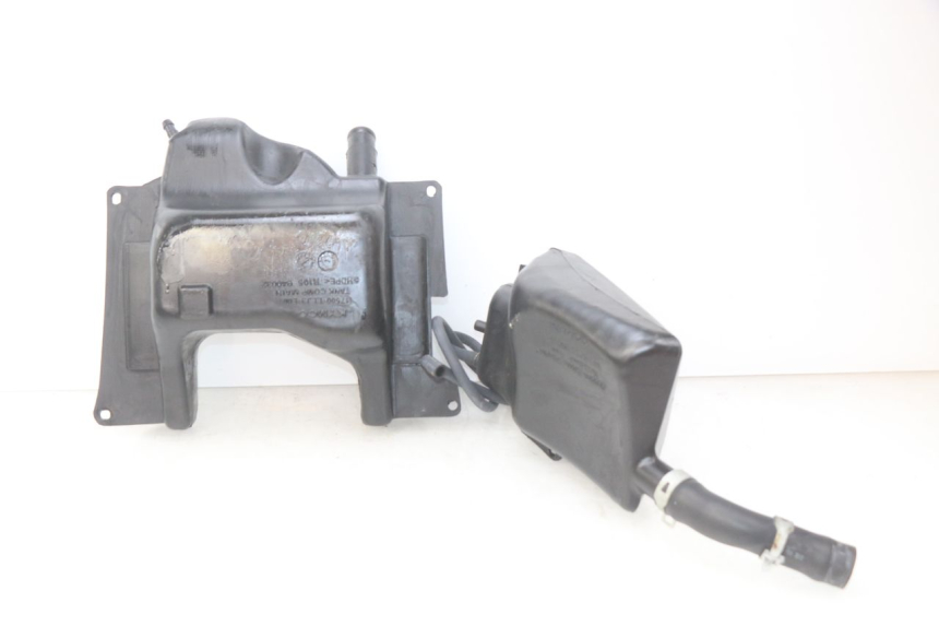 photo de SERBATOIO CARBURANTE KYMCO PEOPLE 250 (2004 - 2008) - Altra angolazione