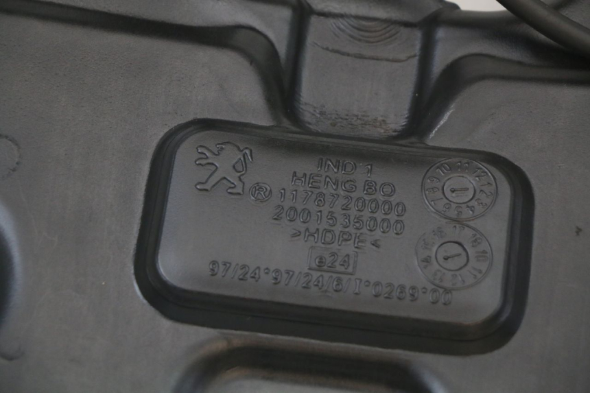 photo de SERBATOIO CARBURANTE  PEUGEOT DJANGO 125 (2014 - 2017) - Dettaglio del componente