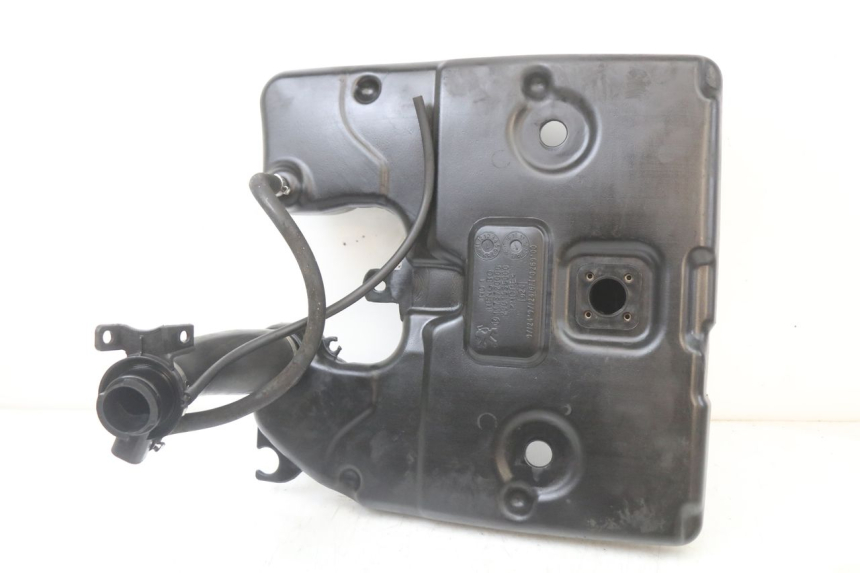 photo de SERBATOIO CARBURANTE  PEUGEOT DJANGO 125 (2014 - 2017) - Altra angolazione