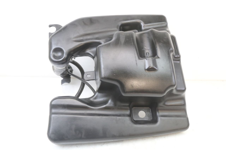 photo de SERBATOIO CARBURANTE  PEUGEOT DJANGO 125 (2014 - 2017) - Dettagli dei punti di fissaggio