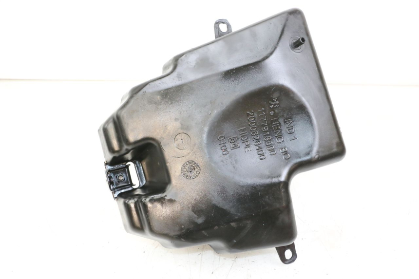 photo de SERBATOIO CARBURANTE PEUGEOT STREETZONE 4T 50 (2018 - 2023) - Zoom sullo stato d'uso
