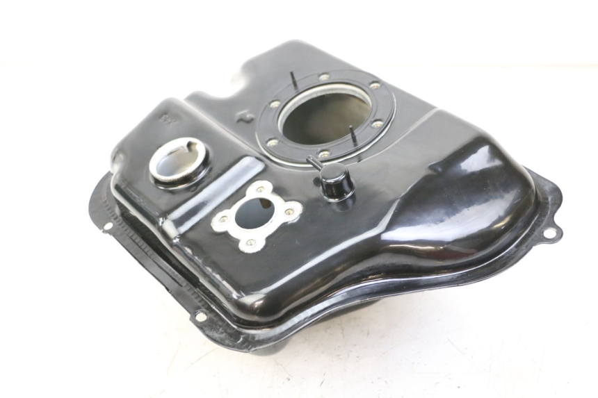 photo de SERBATOIO CARBURANTE  PEUGEOT TWEET 4T 50 (2023 - 2025) - Altra angolazione