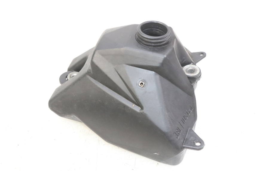 photo de SERBATOIO CARBURANTE YCF PILOT 125 - Dettagli dei punti di fissaggio