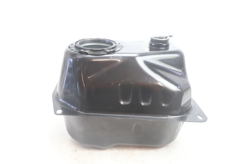 photo de SERBATOIO CARBURANTE  JM MOTORS R-MAX TECH 50 (2024 - 2026) - Primo piano tecnico