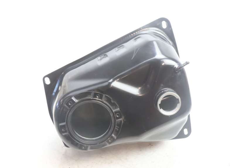 photo de SERBATOIO CARBURANTE  JM MOTORS R-MAX TECH 50 (2024 - 2026) - Dettagli dei punti di fissaggio