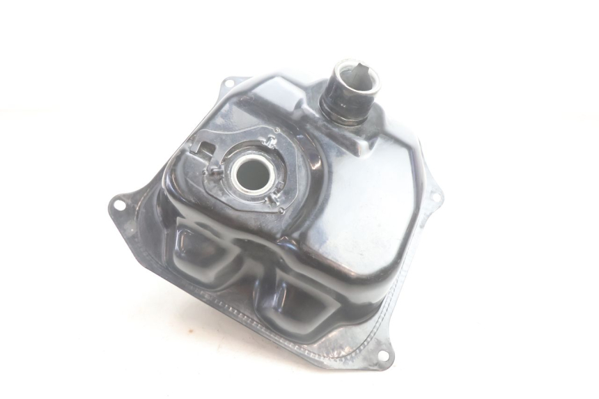photo de SERBATOIO CARBURANTE  LAZIO RENO 50 (2016 - 2021) - Zoom sullo stato d'uso