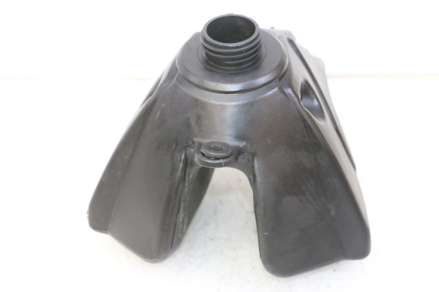 photo de SERBATOIO CARBURANTE APOLLO RFZ 125 - Primo piano tecnico