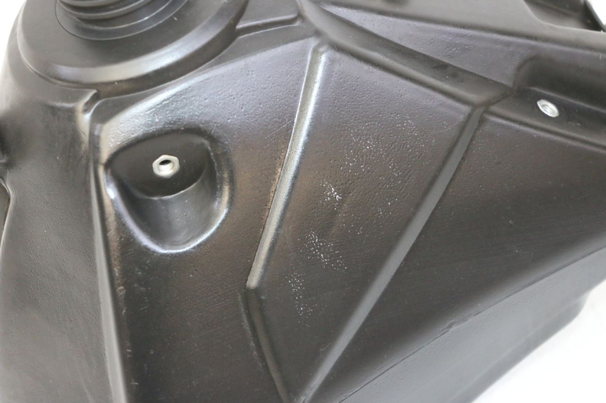 photo de SERBATOIO CARBURANTE APOLLO RFZ 125 - Dettagli dei punti di fissaggio