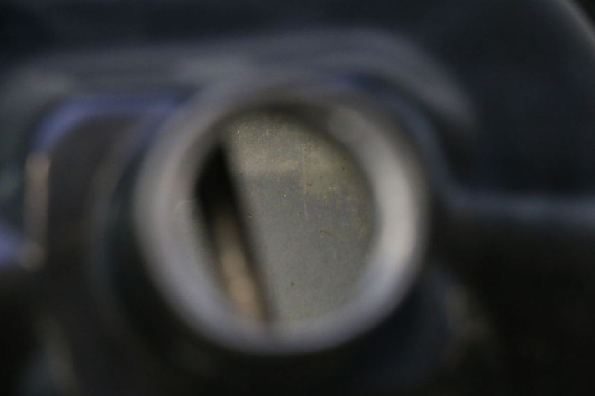 photo de SERBATOIO CARBURANTE  TNT MOTOR ROMA 10' 2T 50 (2011 - 2018) - Dettagli dei punti di fissaggio