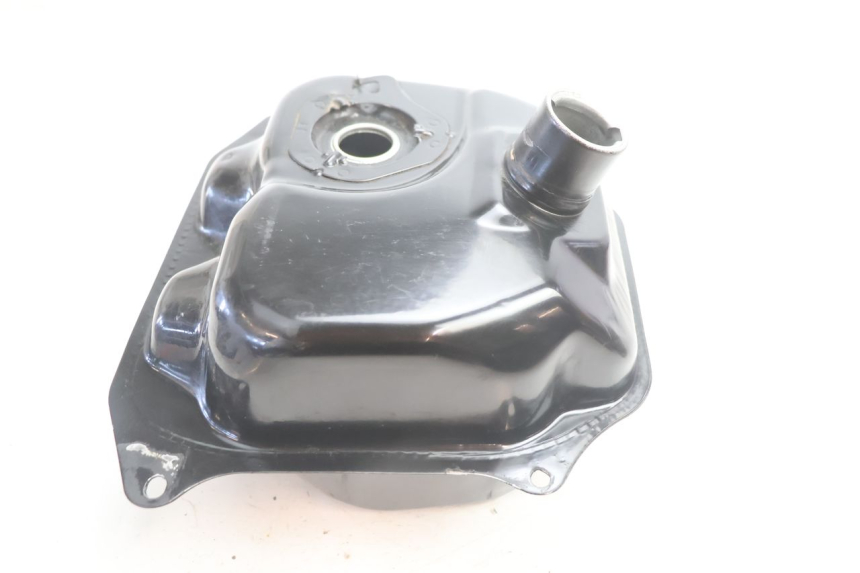 photo de SERBATOIO CARBURANTE  TNT MOTOR ROMA 10' 2T 50 (2011 - 2018) - Primo piano tecnico