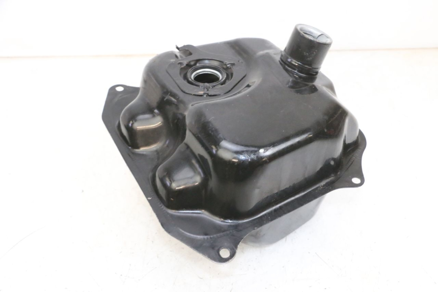 photo de SERBATOIO CARBURANTE  TNT MOTOR ROMA 10' 4T 50 (2019 - 2022) - Stato della superficie e materiale