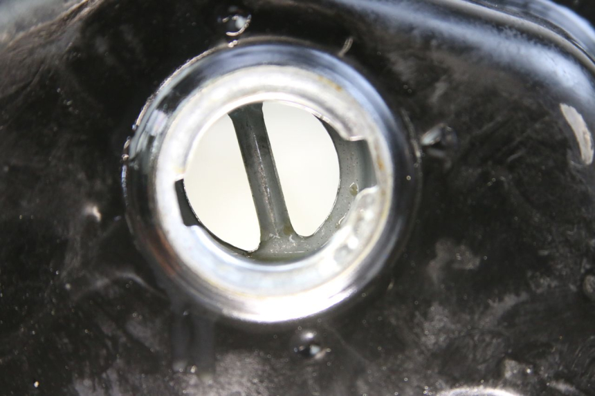 photo de SERBATOIO CARBURANTE JM MOTORS SANTANA 50 (2014 - 2023) - Zoom sullo stato d'uso