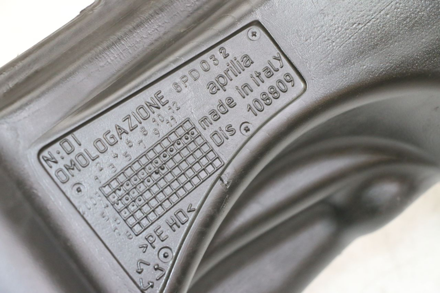 photo de SERBATOIO CARBURANTE  APRILIA SCARABEO GT TOURING 125 (1999 - 2005) - Zoom sullo stato d'uso