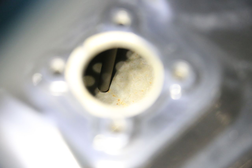 photo de SERBATOIO CARBURANTE  FYM SCOOTERONE 125 (2006 - 2008) - Primo piano tecnico
