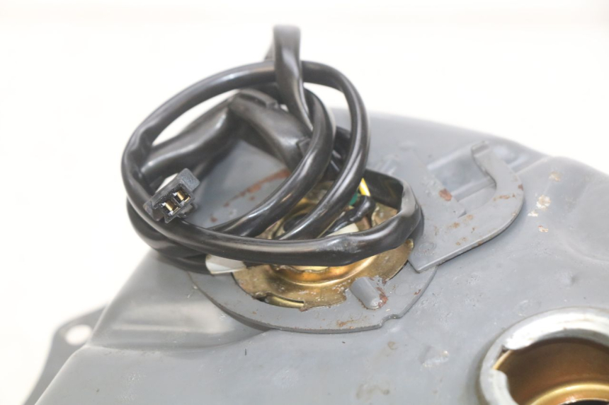 photo de SERBATOIO CARBURANTE HONDA SCV LEAD 100 (2003 - 2007) - Zoom sullo stato d'uso
