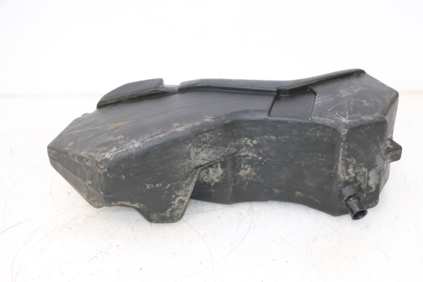photo de SERBATOIO CARBURANTE  DERBI SENDA 50 (2003 - 2005) - Primo piano tecnico