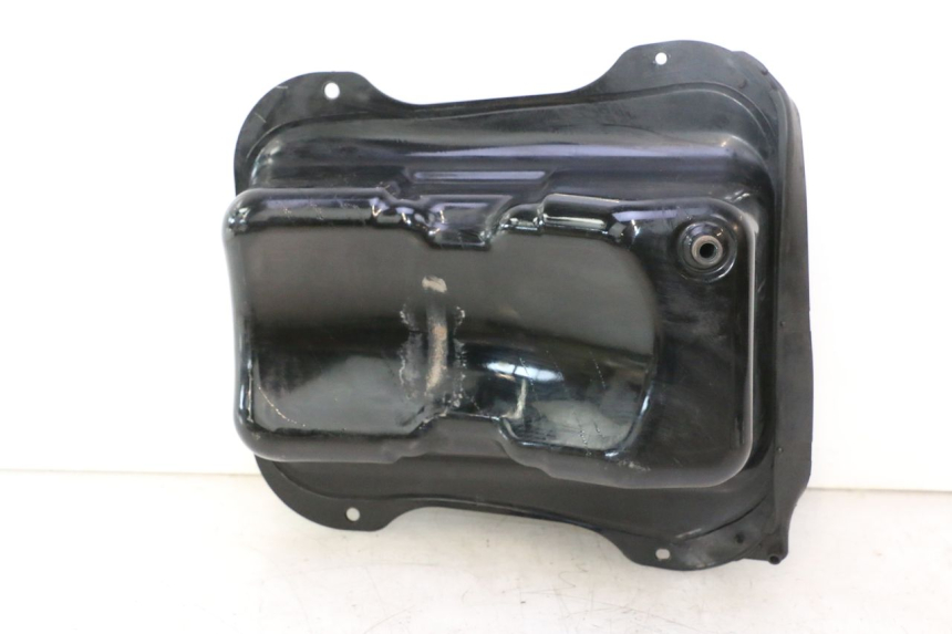 photo de SERBATOIO CARBURANTE  HONDA SH 125 (2001 - 2003) - Primo piano tecnico