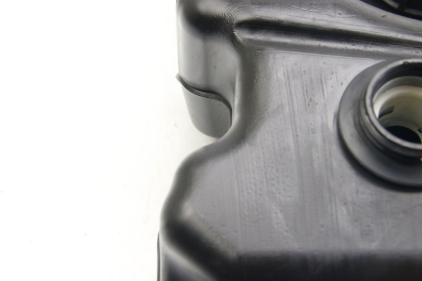 photo de SERBATOIO CARBURANTE SUZUKI SIXTEEN 125 (2008 - 2010) - Vista d'insieme del prodotto