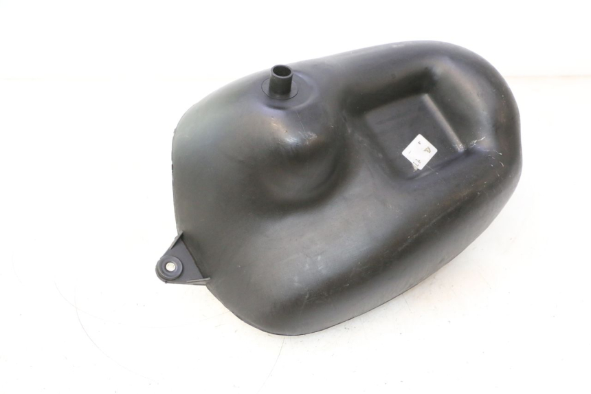 photo de SERBATOIO CARBURANTE  YAMAHA SLIDER 50 (1999 - 2004) - Primo piano tecnico