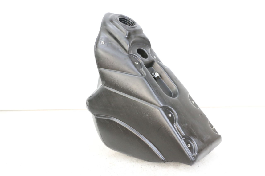 photo de SERBATOIO CARBURANTE  SHERCO SM-R 50 (2013 - 2017) - Primo piano tecnico