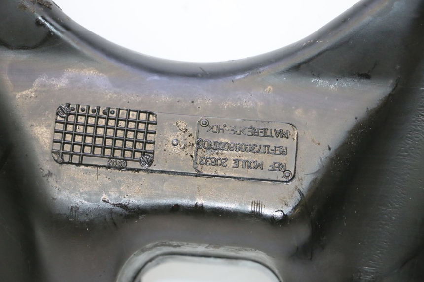 photo de SERBATOIO CARBURANTE  PEUGEOT SPEEDFIGHT 2 AC 50 (2000 - 2009) - Primo piano tecnico