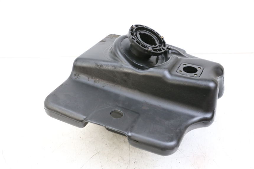 photo de SERBATOIO CARBURANTE  PEUGEOT SPEEDFIGHT 4 2T 50 (2015 - 2019) - Primo piano tecnico