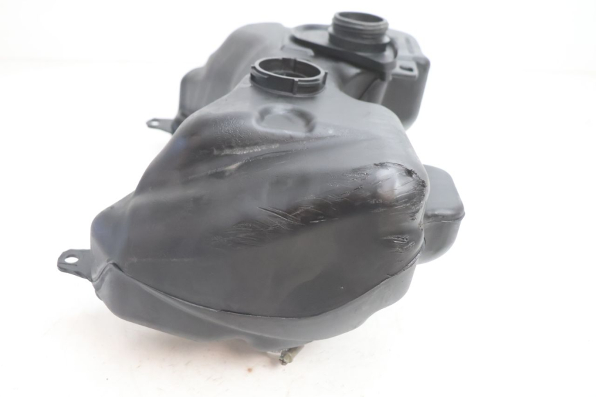 photo de SERBATOIO CARBURANTE PEUGEOT SPEEDFIGHT LC 50 (1996 - 2002) - Altra angolazione